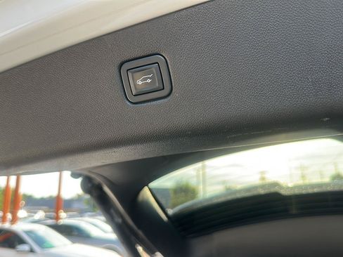 Used 2020 Chevrolet Blazer LT FWD image 16