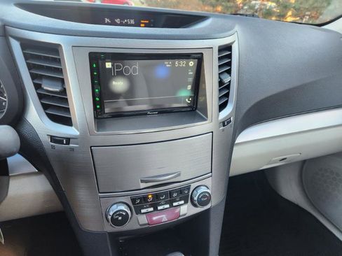 Used 2011 Subaru Legacy 2.5i Premium image 48