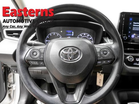 Used 2025 Toyota Corolla LE FWD image 10