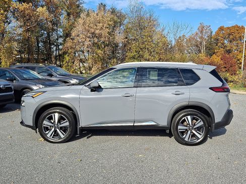 Used 2023 Nissan Rogue SL w/ SL Premium Package image 7