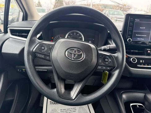 Used 2022 Toyota Corolla LE image 28