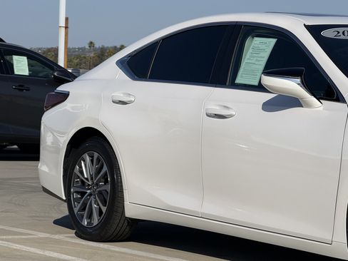 Certified 2024 Lexus ES 350 w/ Accessory Package (Z1) FWD image 5
