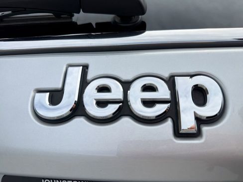 Used 2024 Jeep Compass Latitude AWD/4WD image 36