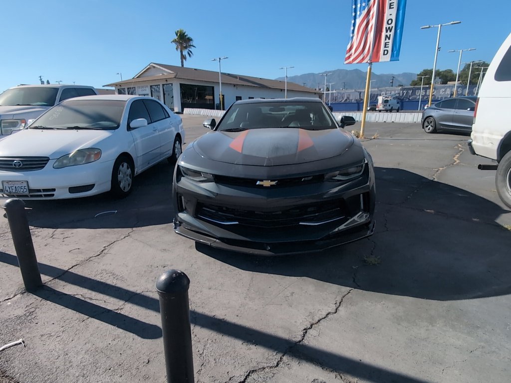 Used 2017 Chevrolet Camaro LT RWD image 8