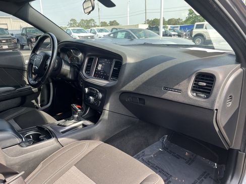 Used 2023 Dodge Charger SXT w/ Blacktop Package RWD image 13