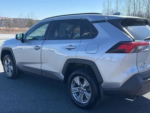 Used 2022 Toyota RAV4 XLE w/ Convenience Package image 10