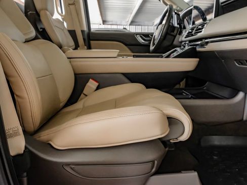 Used 2023 Lincoln Navigator L Reserve AWD/4WD image 31