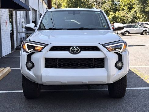 Used 2016 Toyota 4Runner SR5 AWD/4WD image 2