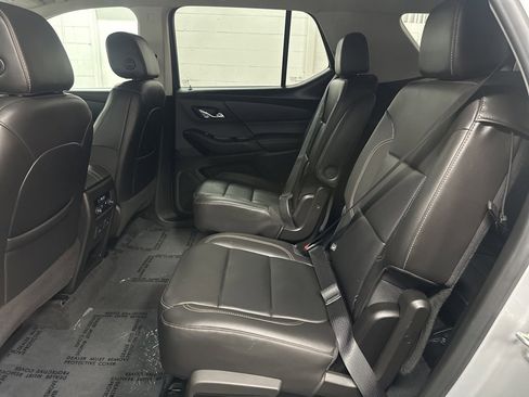 Used 2021 Chevrolet Traverse RS image 38