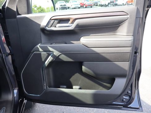 Used 2023 Chevrolet Silverado 1500 RST AWD/4WD image 19