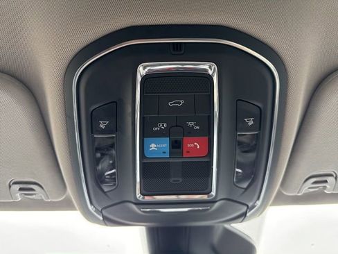 Used 2024 Jeep Wagoneer Series III image 26