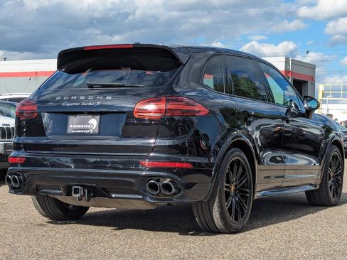 Used 2016 Porsche Cayenne Turbo S image 15