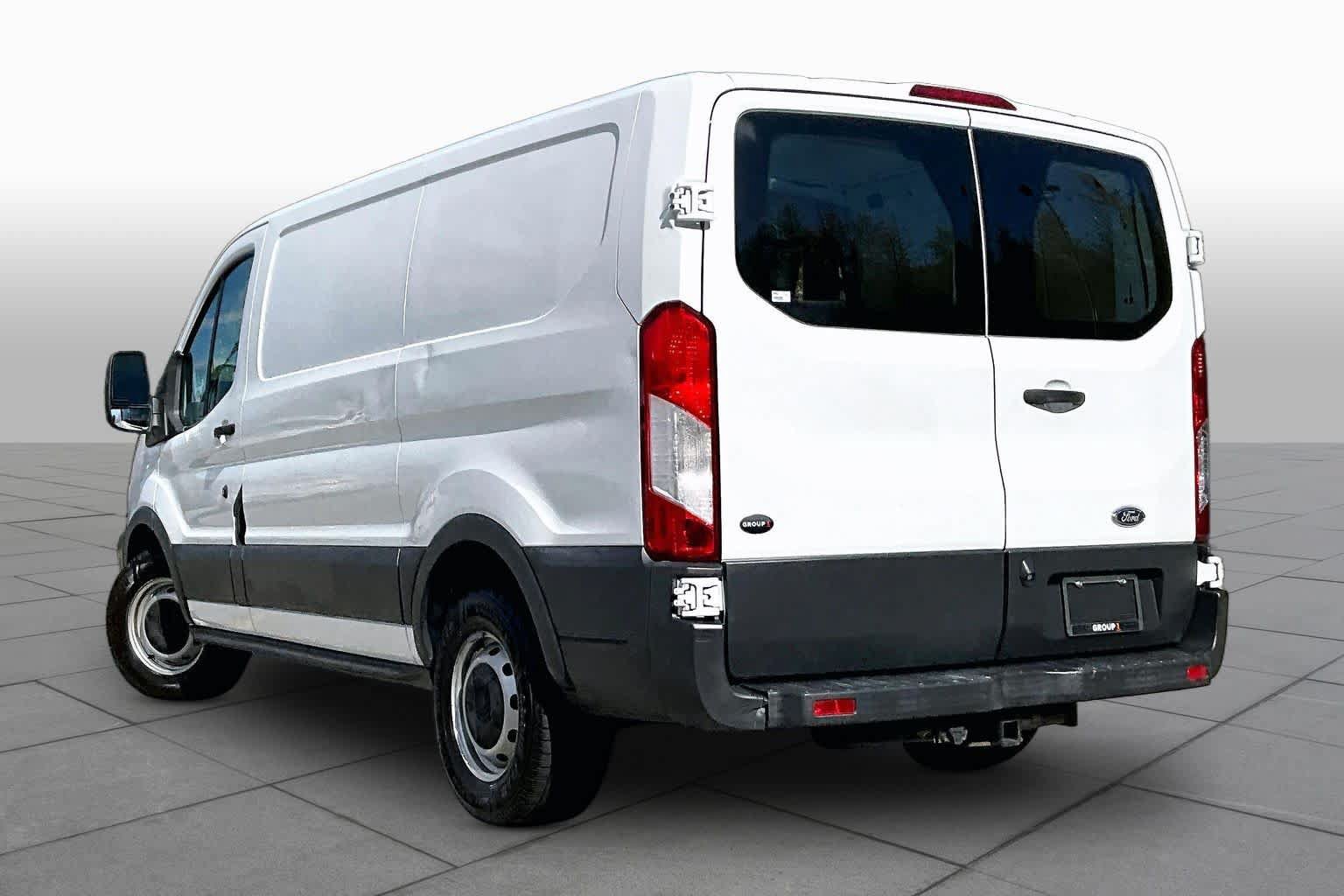 Used 2016 Ford Transit 150 130 Low Roof RWD image 11