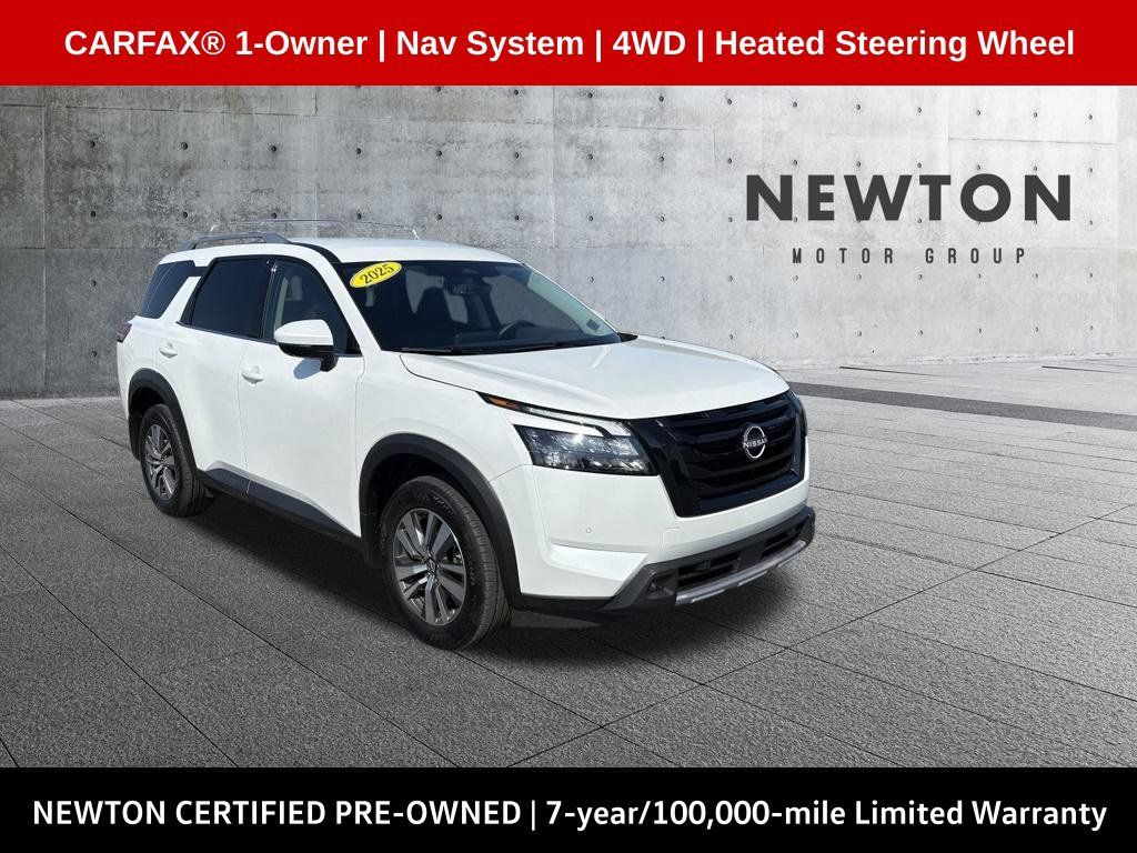 Used 2025 Nissan Pathfinder SL w/ Black Appearance Package AWD/4WD image 1