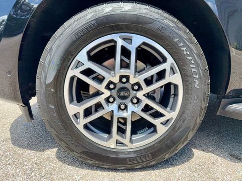 Used 2025 Ford Expedition Active AWD/4WD image 33