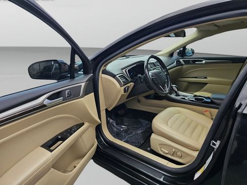 Used 2013 Ford Fusion SE FWD image 19