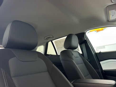 New 2026 Chevrolet Trax LT FWD image 17