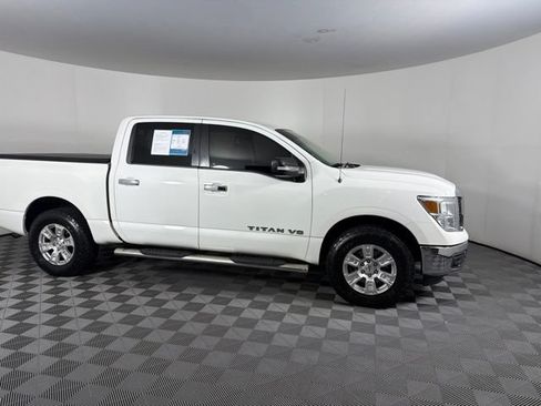Used 2018 Nissan Titan SV AWD/4WD image 5