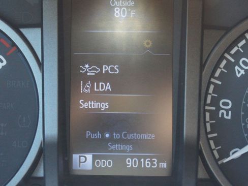 Used 2020 Toyota Tacoma TRD Off-Road w/ Technology Package AWD/4WD image 4