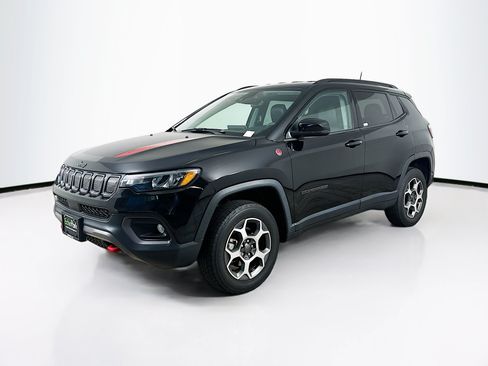 Used 2022 Jeep Compass Trailhawk AWD/4WD image 3