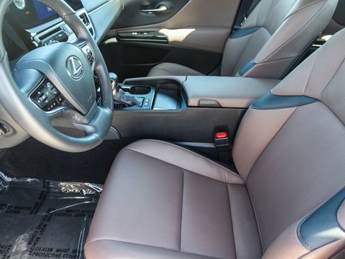 Certified 2025 Lexus ES 300h w/ Premium Package FWD image 19