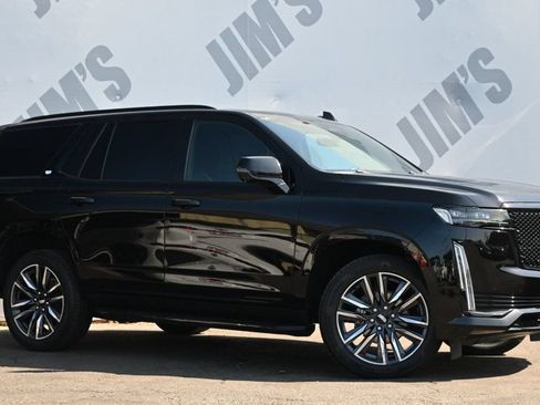Used 2021 Cadillac Escalade Sport RWD image 3