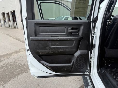 Used 2022 RAM 2500 Tradesman w/ Chrome Appearance Group image 10