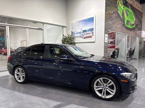 Used 2013 BMW 328i xDrive Sedan AWD/4WD image 4