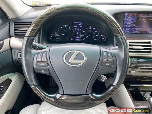 Used 2013 Lexus LS 460 AWD w/ Comfort Pkg image 18