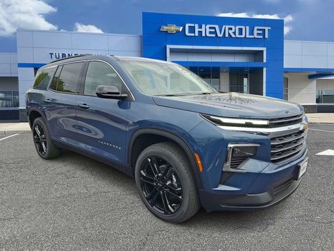 New 2026 Chevrolet Traverse LT FWD image 2