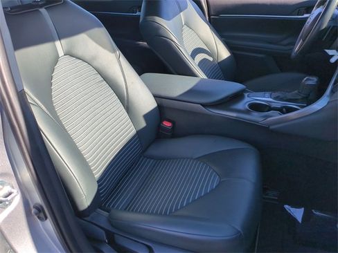 Used 2024 Toyota Camry SE image 23