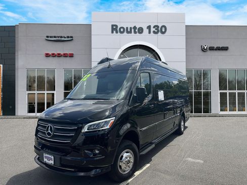 Used 2022 Mercedes-Benz Sprinter 3500 image 2