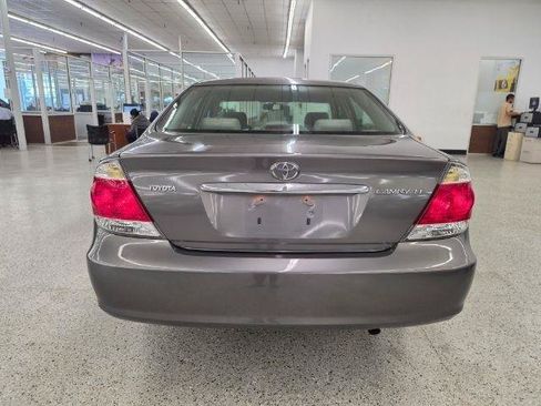 Used 2005 Toyota Camry FWD image 5