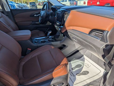 Used 2021 Chevrolet Traverse High Country image 9