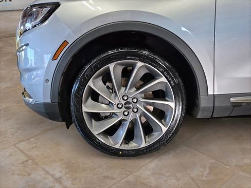 Certified 2021 Lincoln Nautilus Reserve w/ Equipment Group 202A image 9