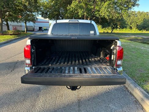 Used 2023 Toyota Tacoma SR5 RWD image 11