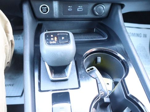 Used 2023 Nissan Rogue S AWD/4WD image 15