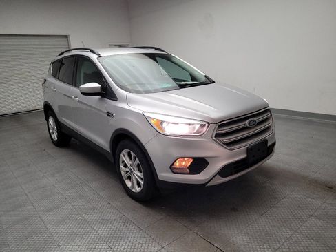 Used 2018 Ford Escape SE w/ SE Sync 3 Package AWD/4WD image 13
