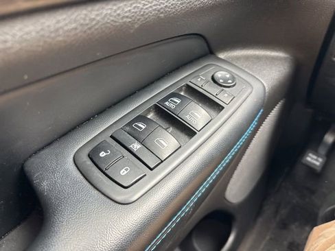 Used 2018 Jeep Grand Cherokee Laredo image 14