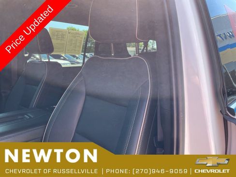 Used 2023 GMC Yukon XL SLT AWD/4WD image 5