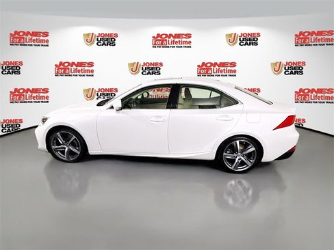 Used 2018 Lexus IS 300 AWD w/ Premium Package image 15