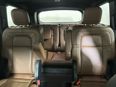 Certified 2024 Lincoln Aviator Reserve w/ Equipment Group 201A image 24