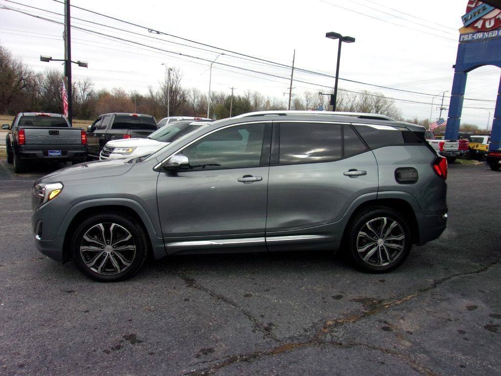 Used 2018 GMC Terrain Denali w/ Comfort Package FWD image 2