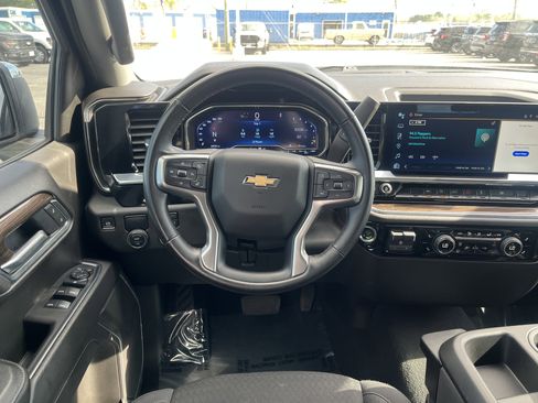 Used 2025 Chevrolet Silverado 1500 LT image 27