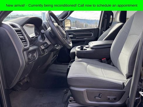 Used 2024 RAM 2500 Big Horn w/ Safety Group image 9
