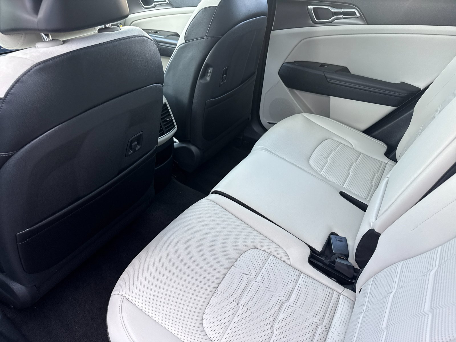 New 2026 Kia Sportage SX FWD image 12