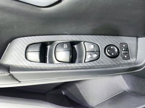 Certified 2025 Nissan Sentra SV FWD image 17