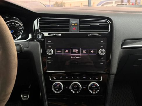 Used 2017 Volkswagen Golf R 4-Door AWD/4WD image 51