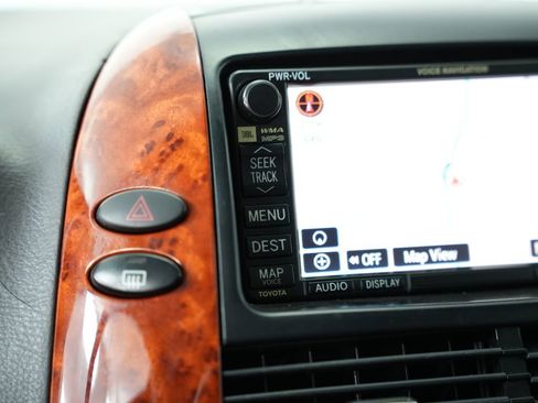 Used 2010 Toyota Sienna XLE Limited image 21