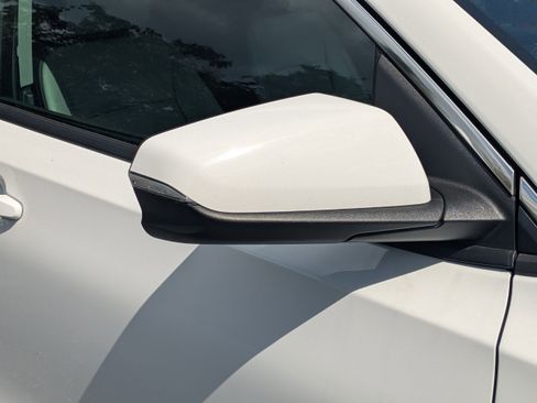 Used 2022 GMC Terrain SLT w/ Infotainment Package II image 11